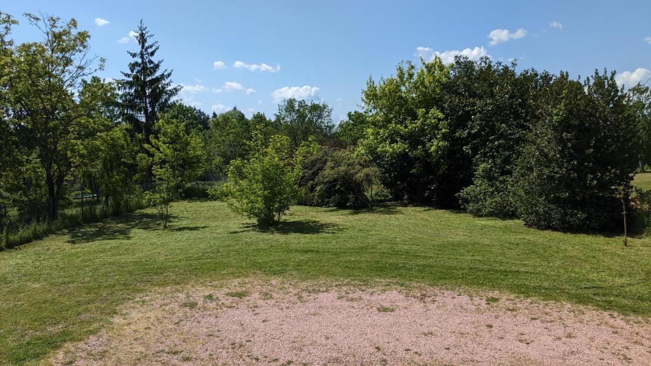 Villa Les Vignes Pierre Mornay-sur-Allier Exterior foto